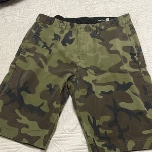 Volcom green camo